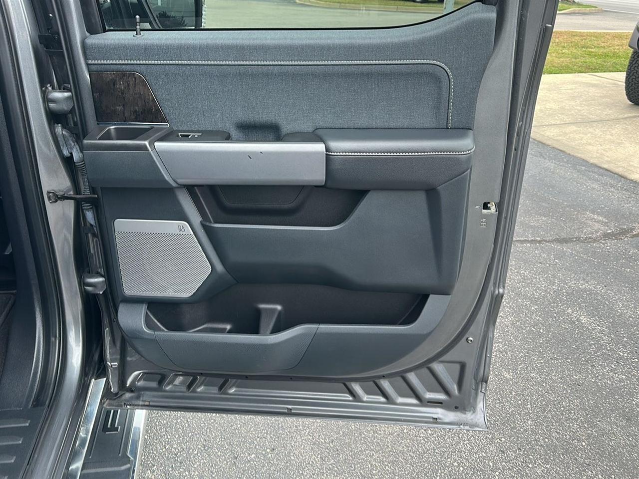 Ford F-150 Lariat SuperCrew 5.5-ft. Bed 4WD 2023