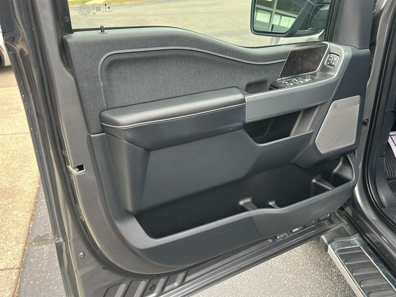 Ford F-150 Lariat SuperCrew 5.5-ft. Bed 4WD 2023