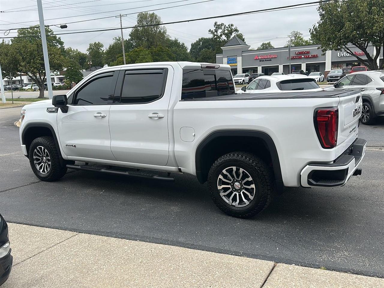 GMC Sierra 1500 AT4 Crew Cab Long Box 4WD 2020