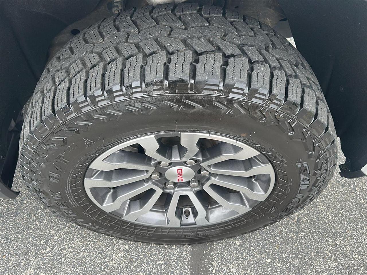 GMC Sierra 1500 AT4 Crew Cab Long Box 4WD 2020