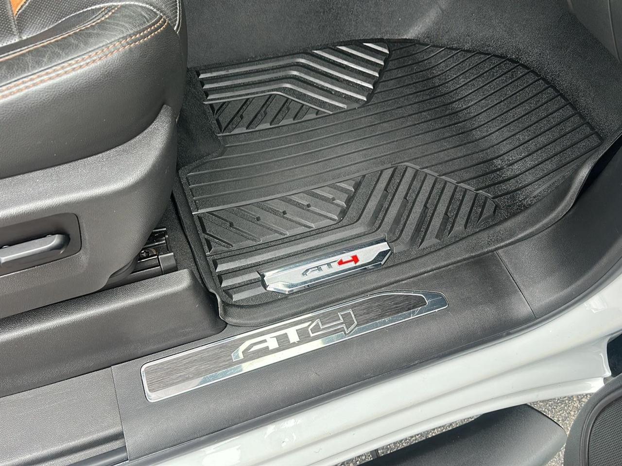 GMC Sierra 1500 AT4 Crew Cab Long Box 4WD 2020
