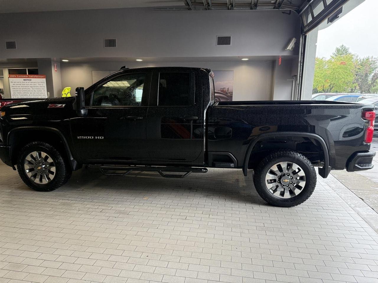 Chevrolet Silverado 2500HD Custom Double Cab Long Box 4WD 2025