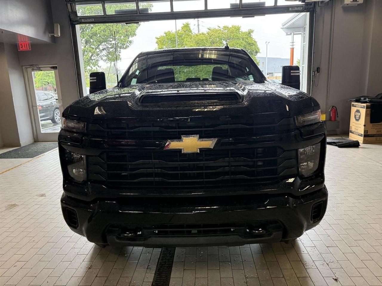 Chevrolet Silverado 2500HD Custom Double Cab Long Box 4WD 2025