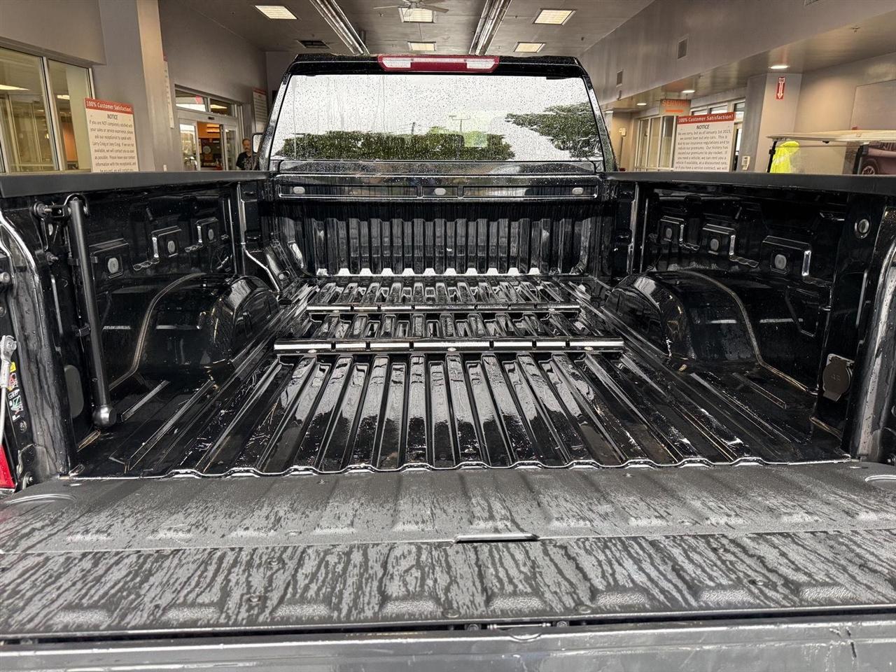 Chevrolet Silverado 2500HD Custom Double Cab Long Box 4WD 2025