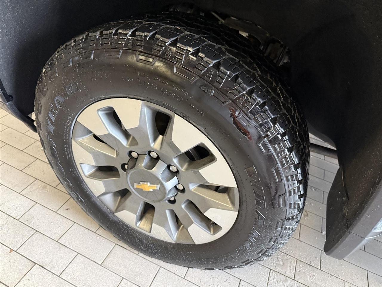 Chevrolet Silverado 2500HD Custom Double Cab Long Box 4WD 2025