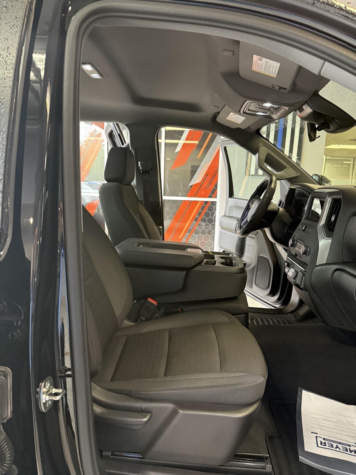 Chevrolet Silverado 2500HD Custom Double Cab Long Box 4WD 2025