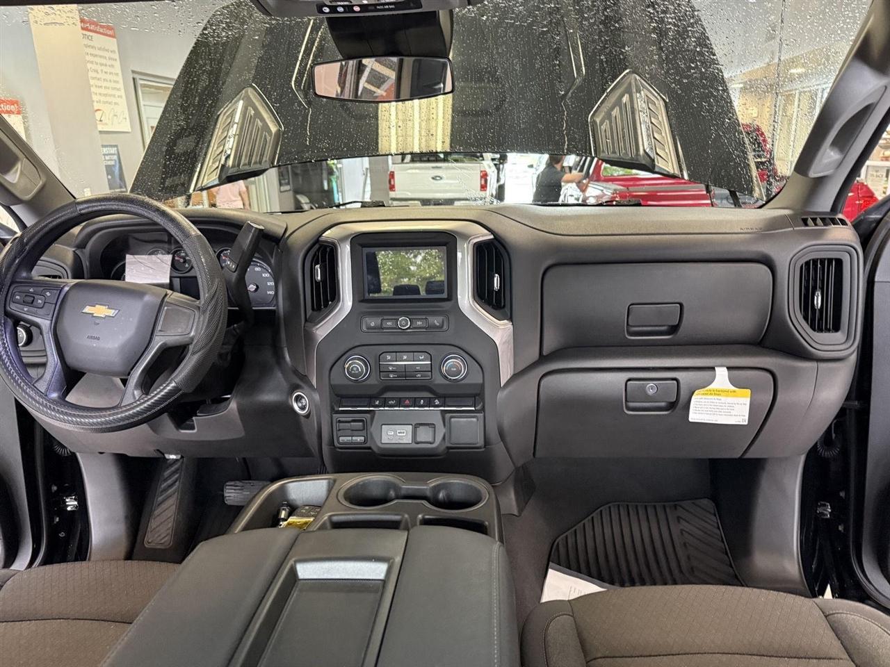 Chevrolet Silverado 2500HD Custom Double Cab Long Box 4WD 2025