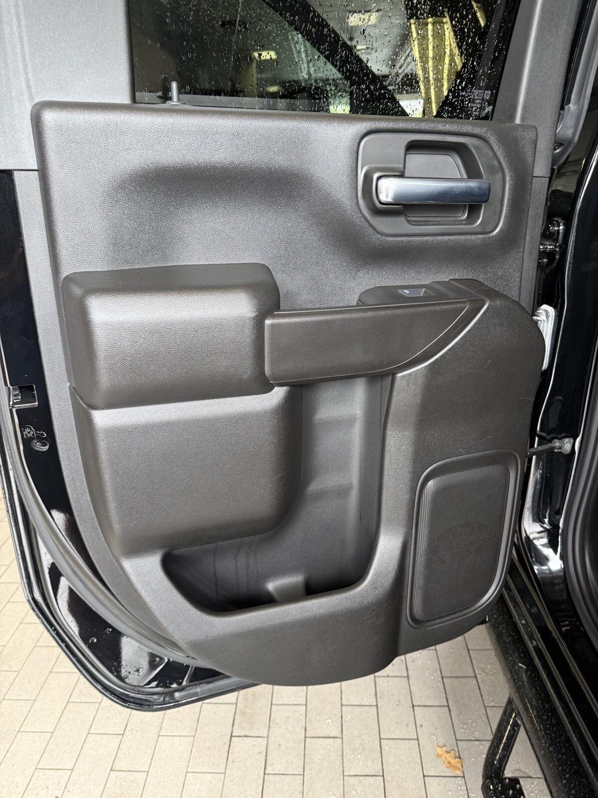 Chevrolet Silverado 2500HD Custom Double Cab Long Box 4WD 2025