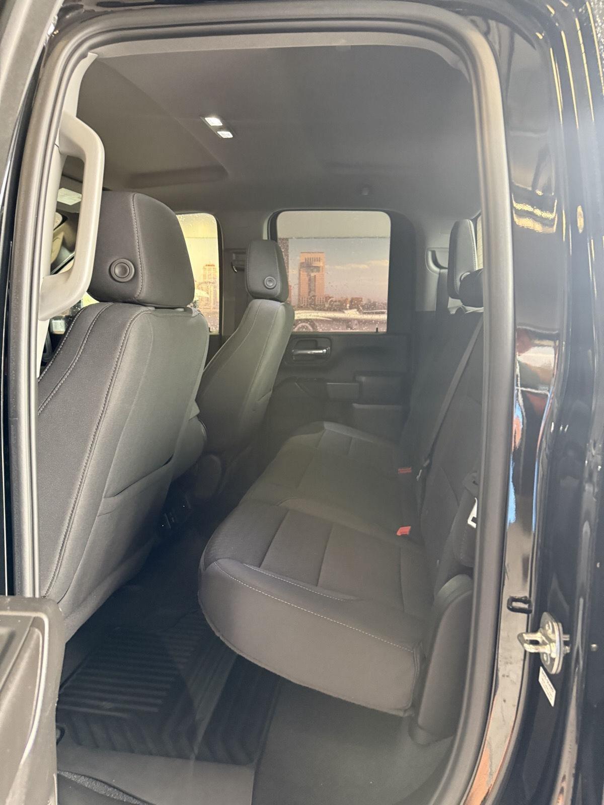 Chevrolet Silverado 2500HD Custom Double Cab Long Box 4WD 2025