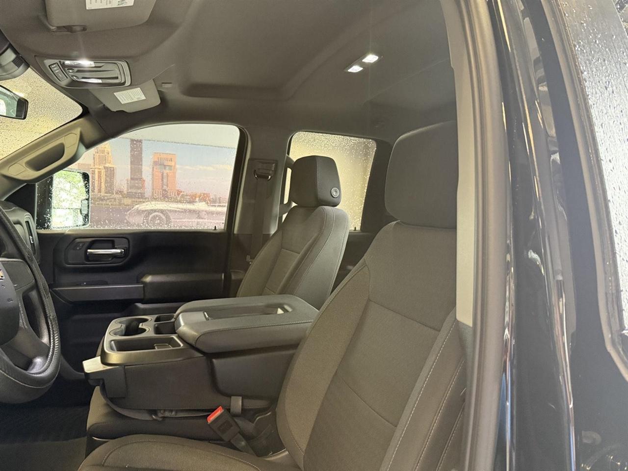 Chevrolet Silverado 2500HD Custom Double Cab Long Box 4WD 2025