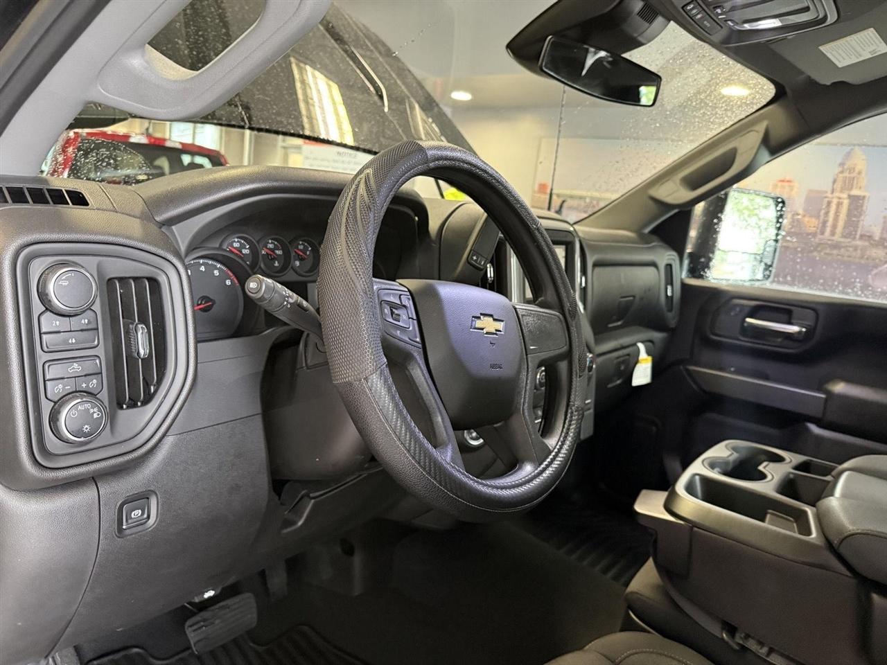 Chevrolet Silverado 2500HD Custom Double Cab Long Box 4WD 2025