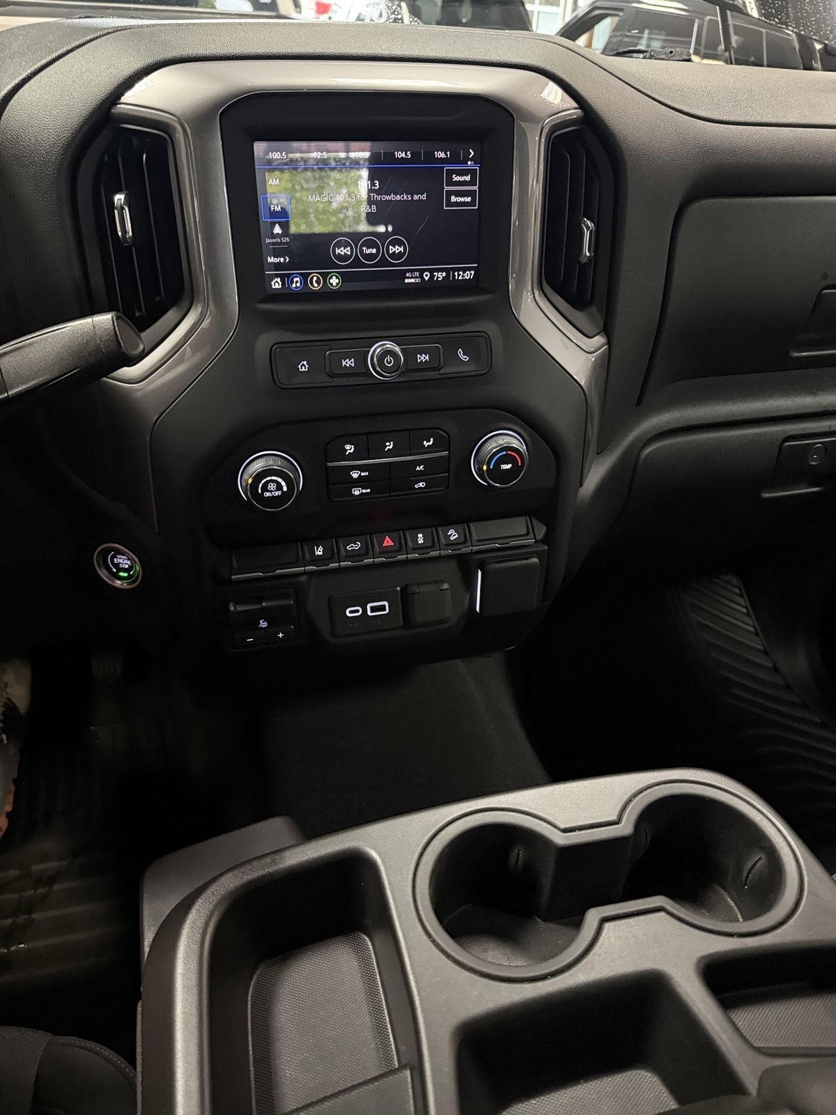 Chevrolet Silverado 2500HD Custom Double Cab Long Box 4WD 2025