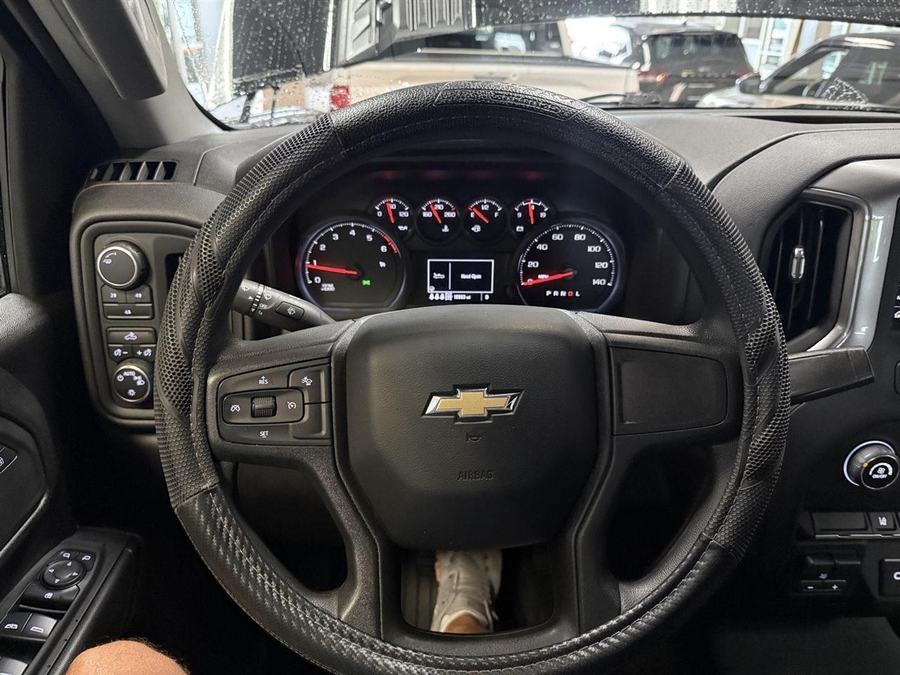 Chevrolet Silverado 2500HD Custom Double Cab Long Box 4WD 2025
