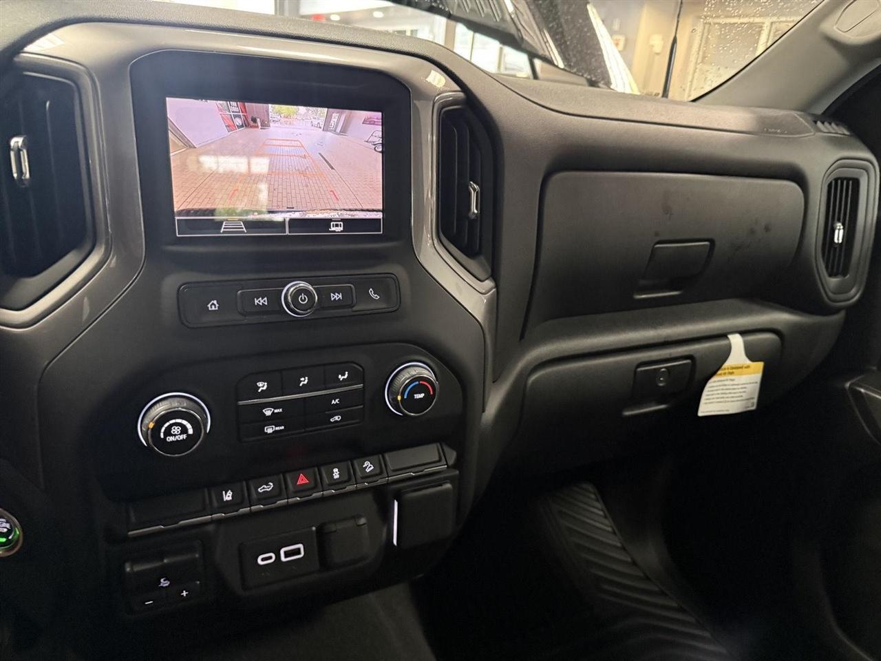 Chevrolet Silverado 2500HD Custom Double Cab Long Box 4WD 2025