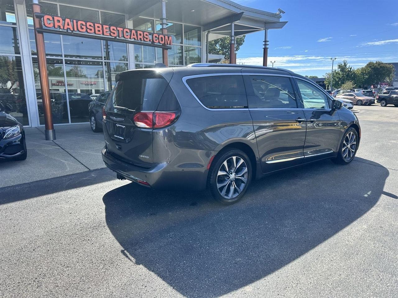 Chrysler Pacifica Limited 2018