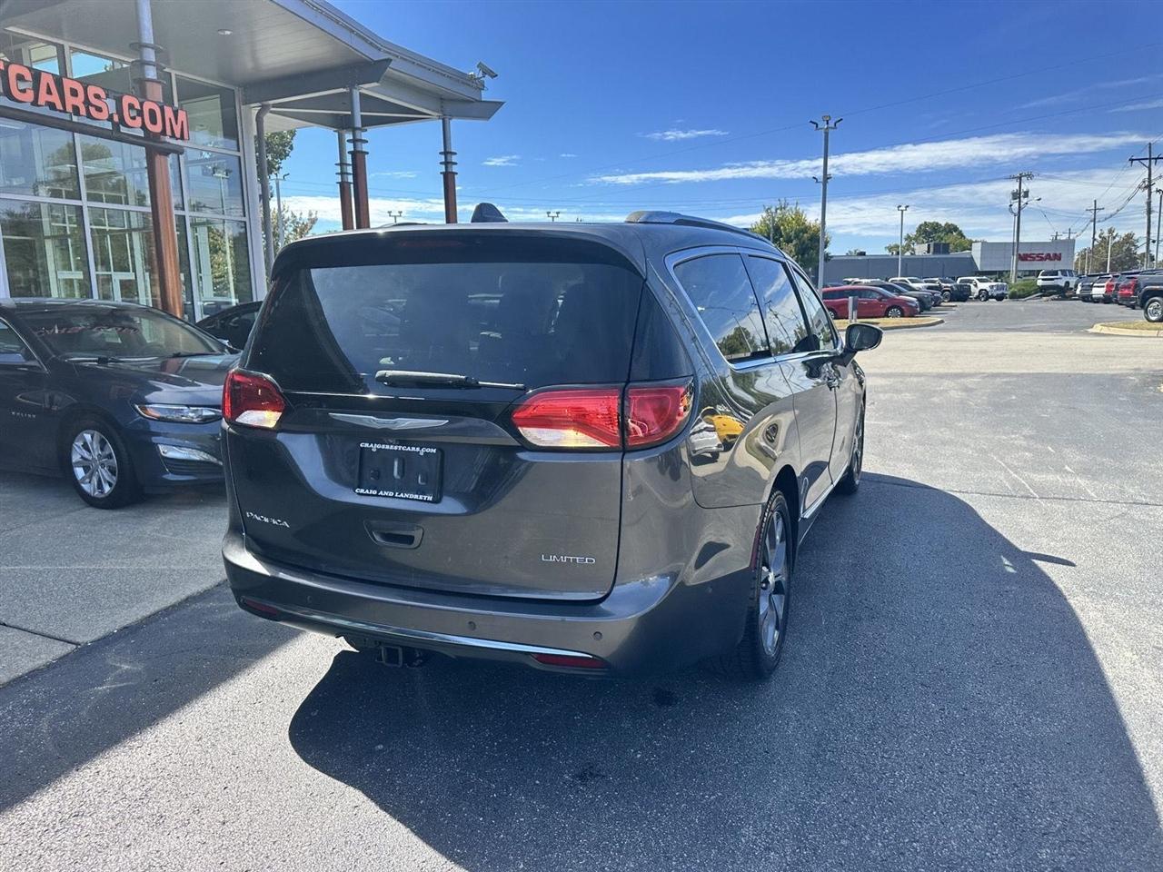 Chrysler Pacifica Limited 2018