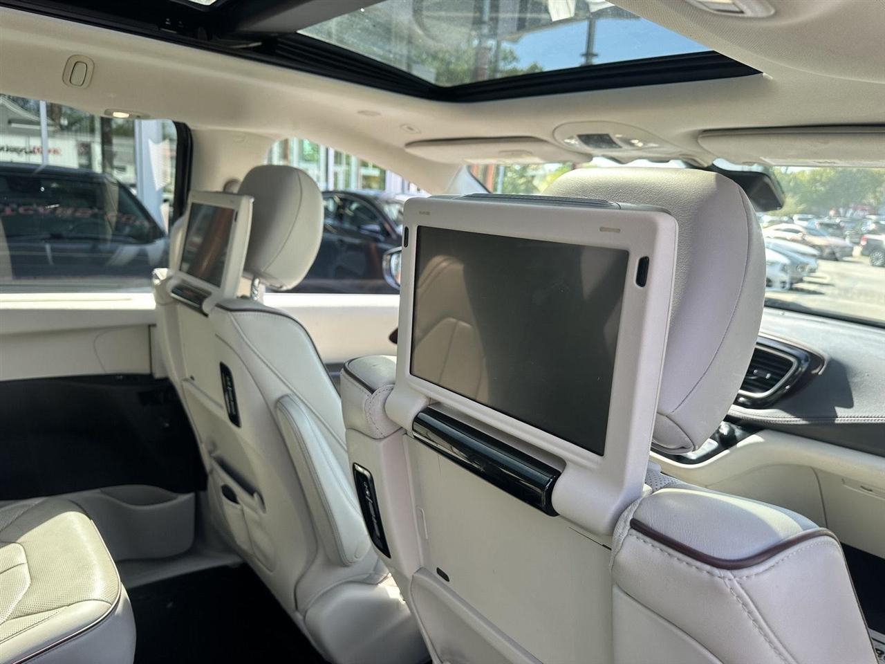 Chrysler Pacifica Limited 2018