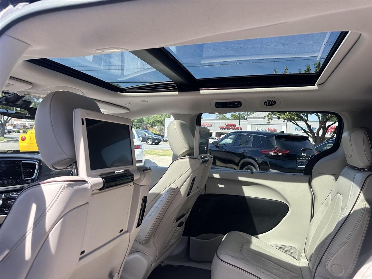 Chrysler Pacifica Limited 2018