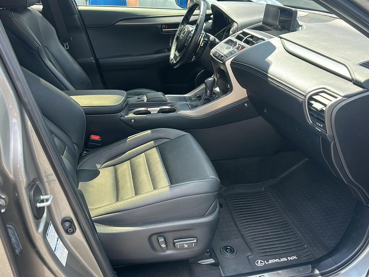 Lexus NX 300 F SPORT AWD 2020