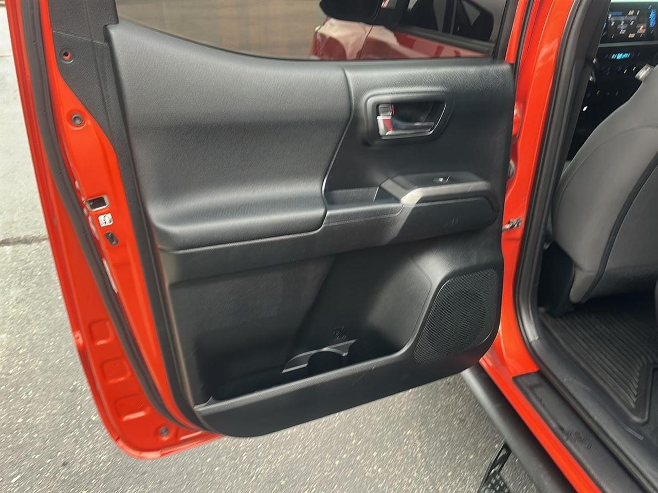 Toyota Tacoma SR5 Double Cab Long Bed V6 6AT 4WD 2016