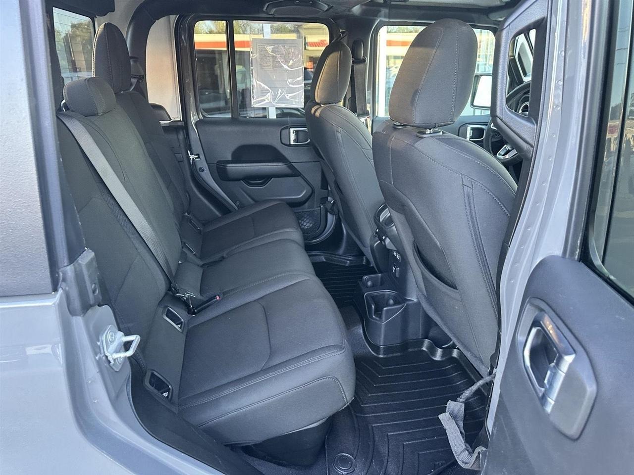 Jeep Gladiator Overland 2023