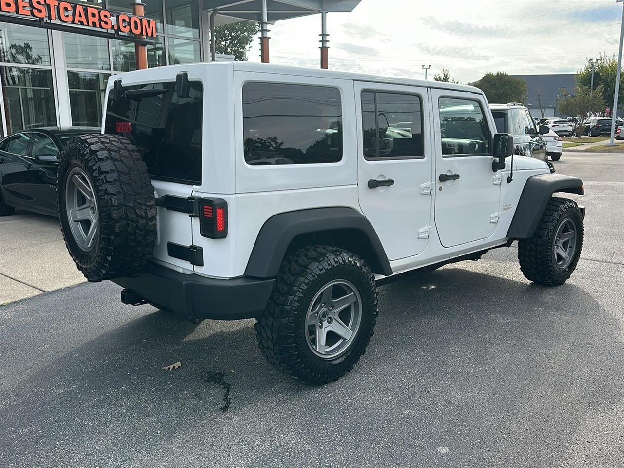 Jeep Wrangler Unlimited Sahara 4WD 2013