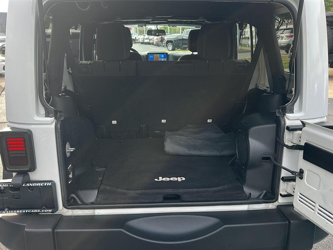 Jeep Wrangler Unlimited Sahara 4WD 2013