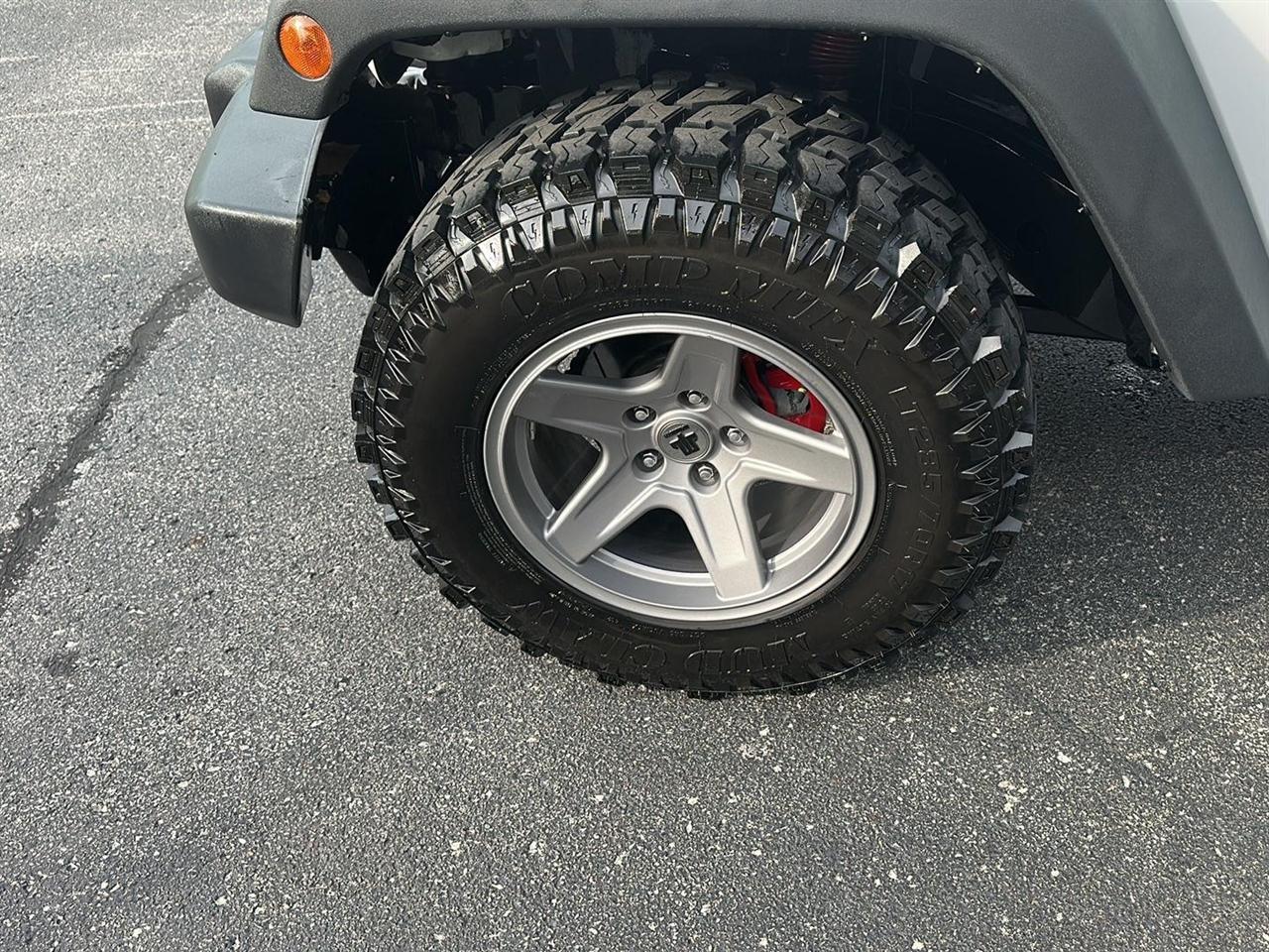 Jeep Wrangler Unlimited Sahara 4WD 2013