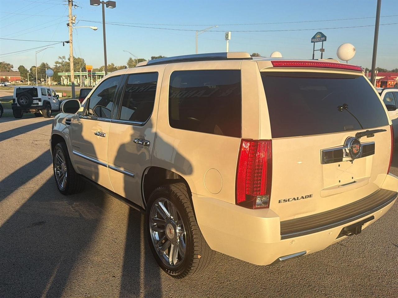 Cadillac Escalade AWD Platinum 2013