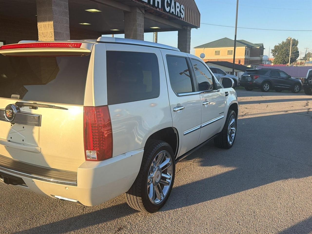 Cadillac Escalade AWD Platinum 2013