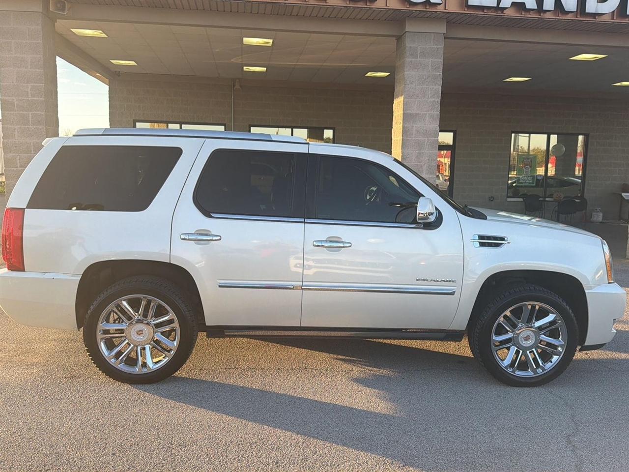 Cadillac Escalade AWD Platinum 2013