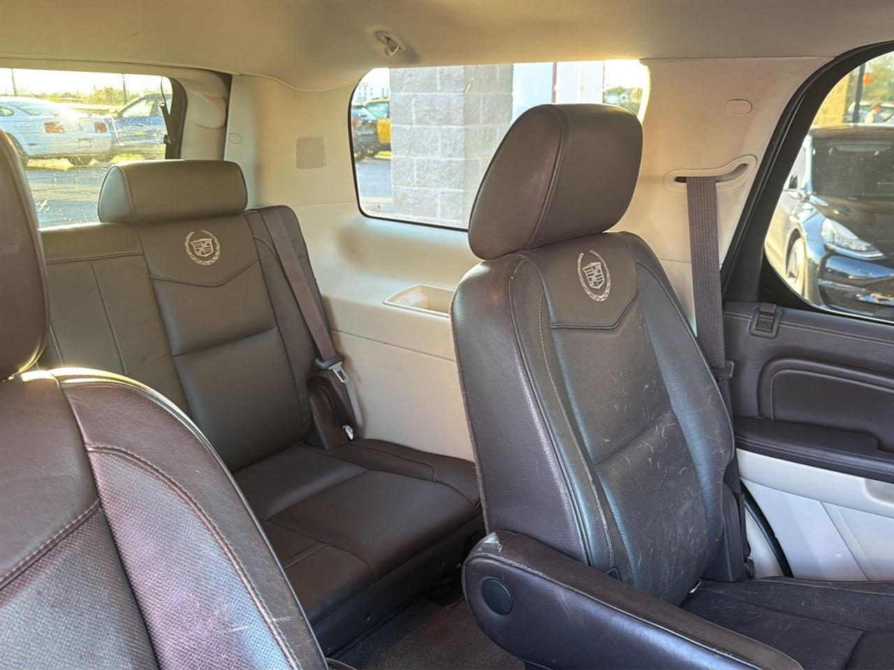 Cadillac Escalade AWD Platinum 2013