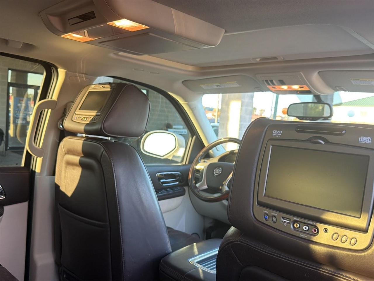 Cadillac Escalade AWD Platinum 2013