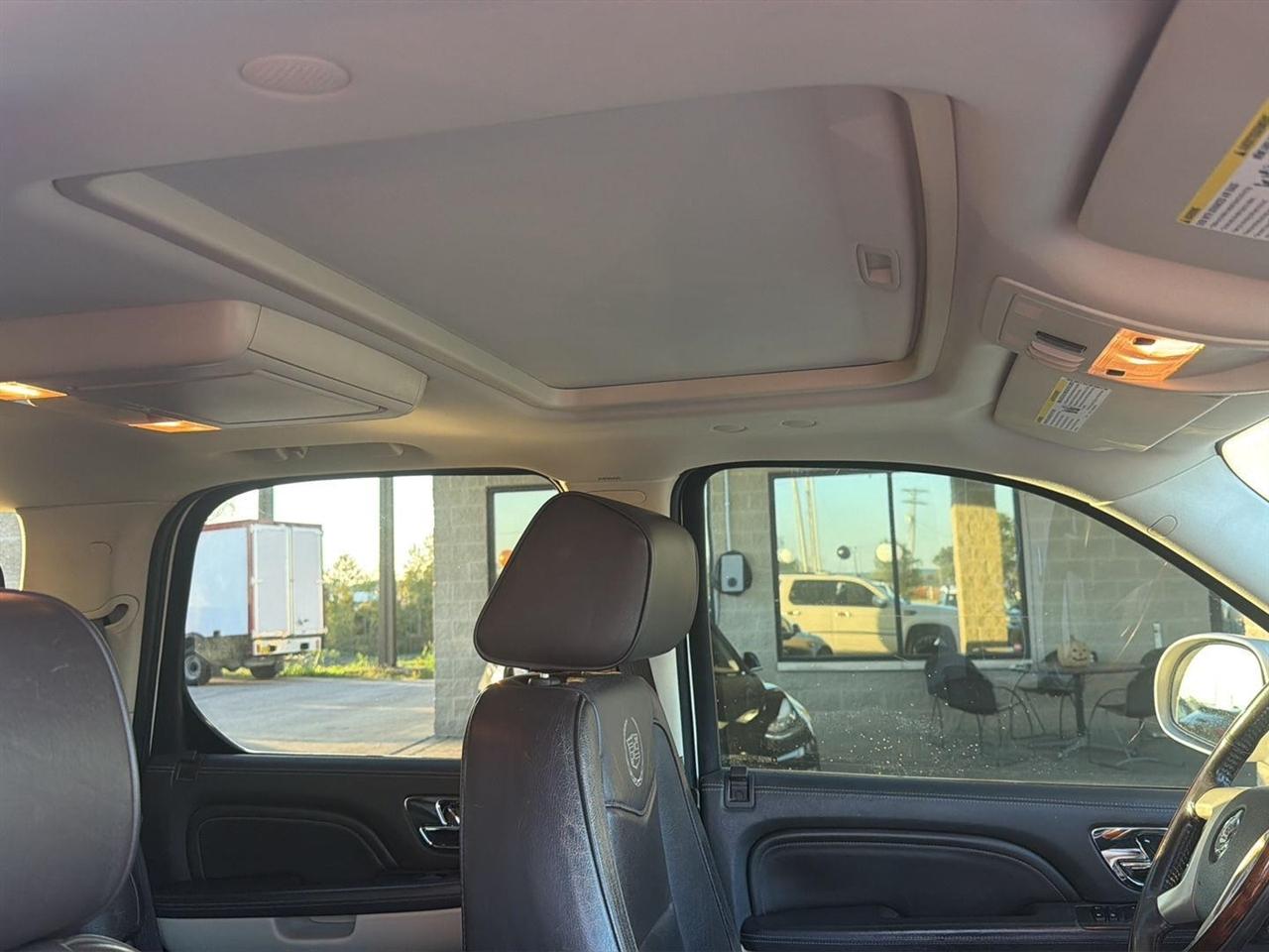 Cadillac Escalade AWD Platinum 2013
