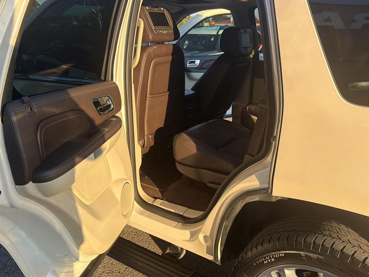 Cadillac Escalade AWD Platinum 2013