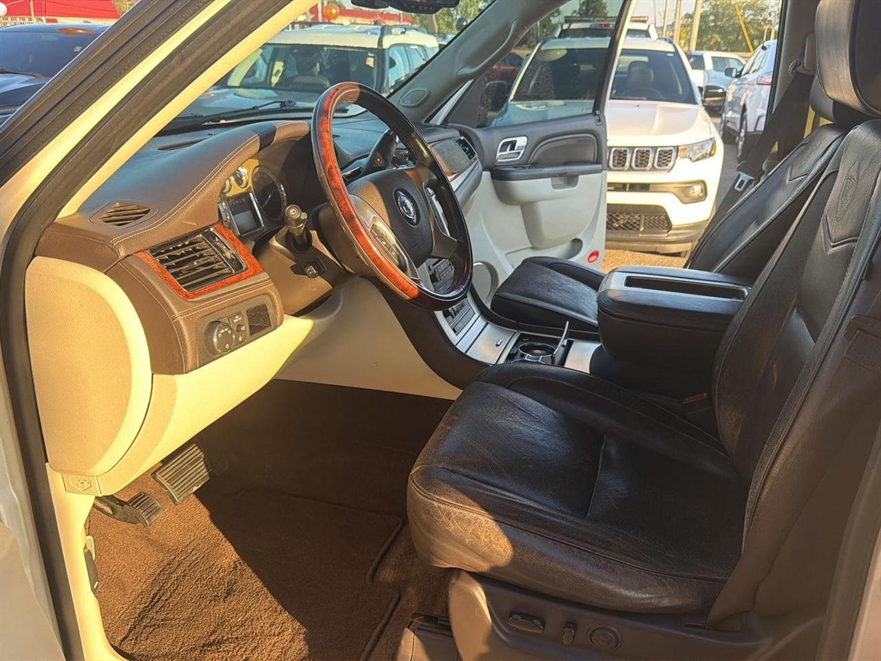 Cadillac Escalade AWD Platinum 2013