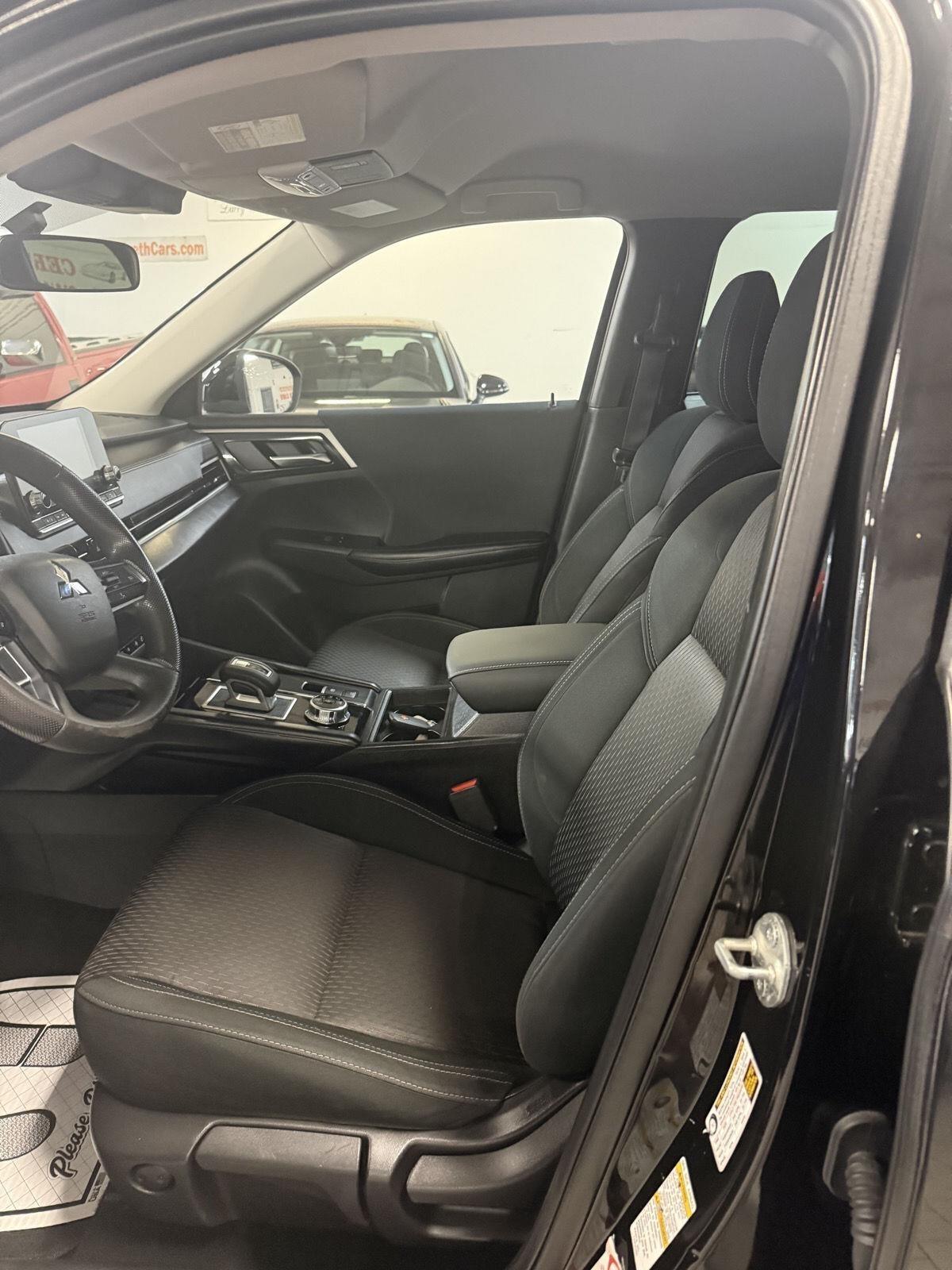 Mitsubishi Outlander ES 4WD 2022