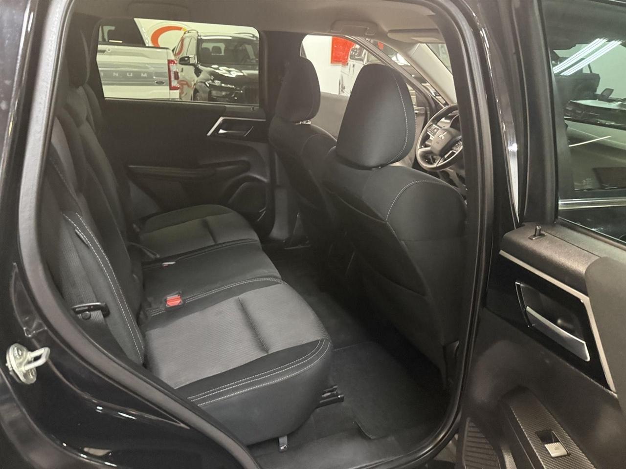 Mitsubishi Outlander ES 4WD 2022