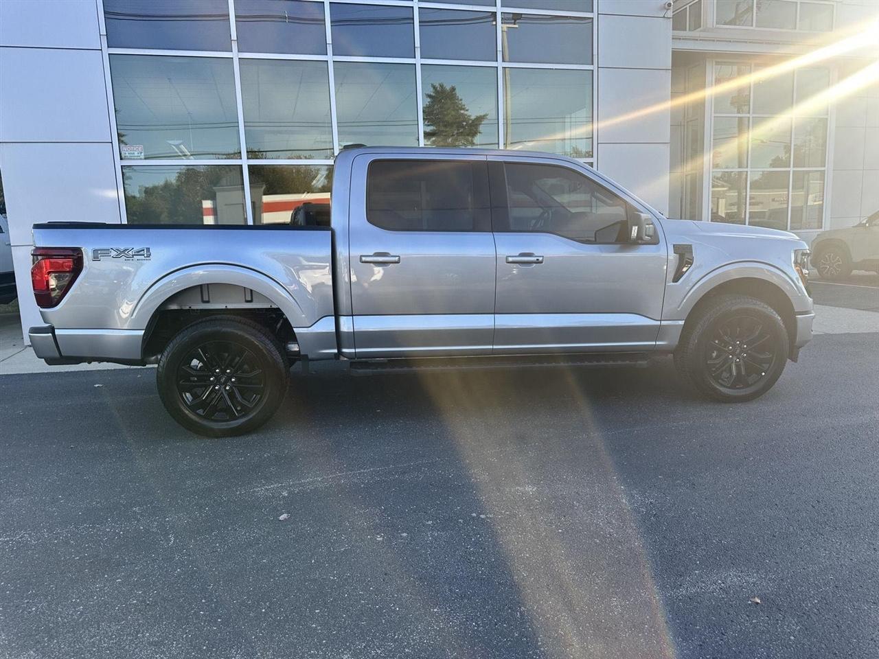 Ford F-150 XLT SuperCrew 4WD 2026