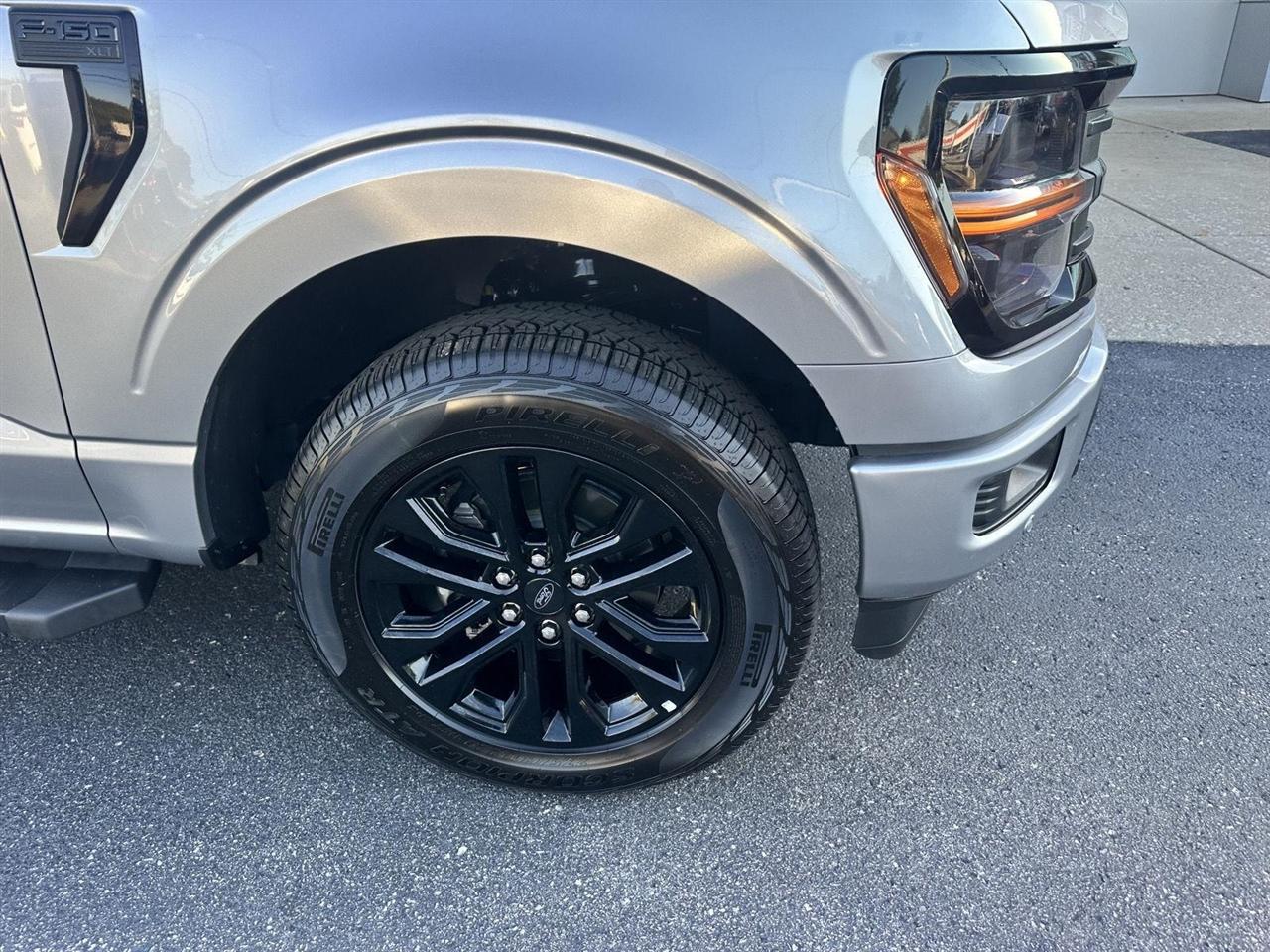Ford F-150 XLT SuperCrew 4WD 2026