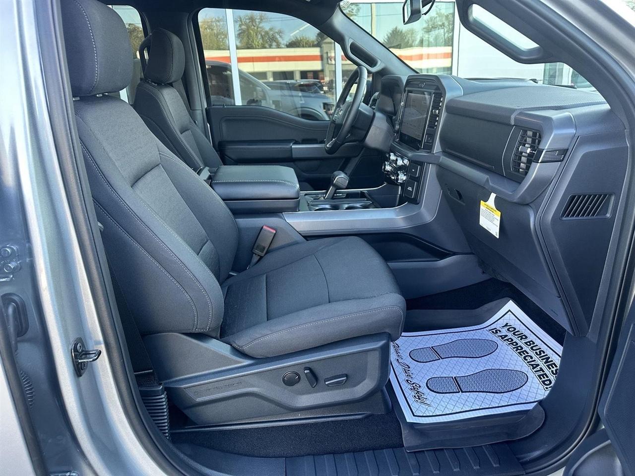 Ford F-150 XLT SuperCrew 4WD 2026
