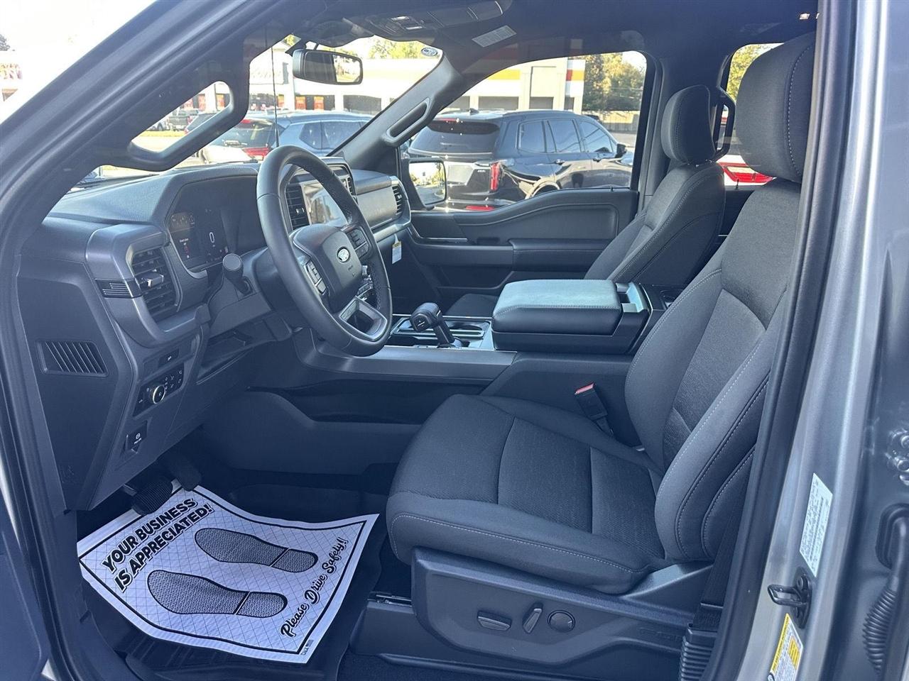 Ford F-150 XLT SuperCrew 4WD 2026
