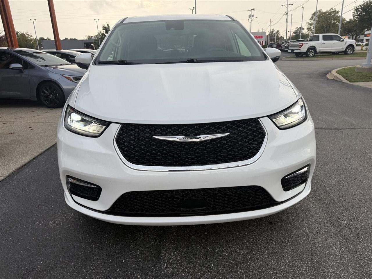 Chrysler Pacifica Touring L 2023