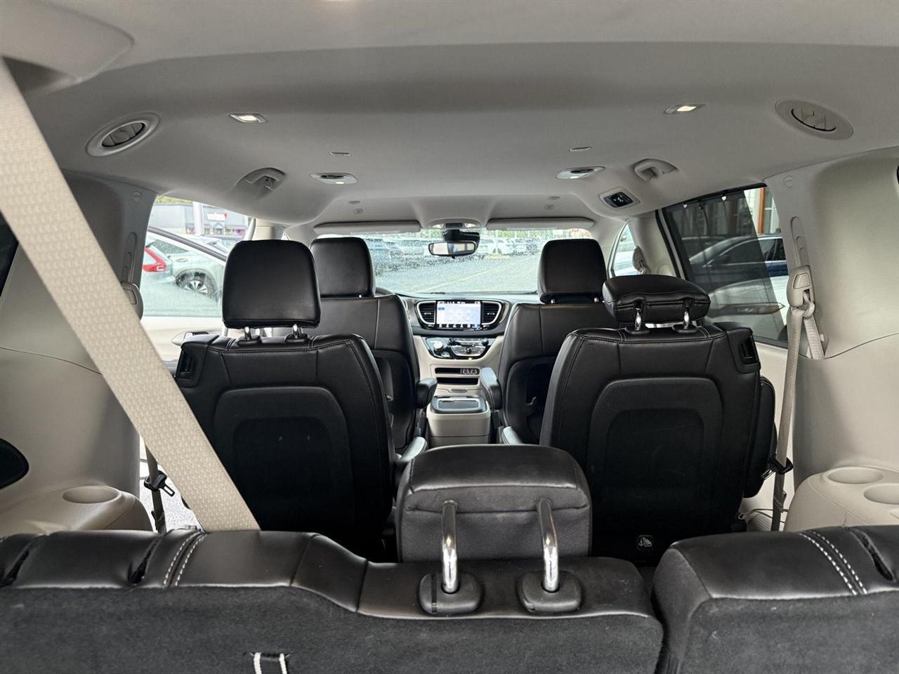 Chrysler Pacifica Touring L 2023