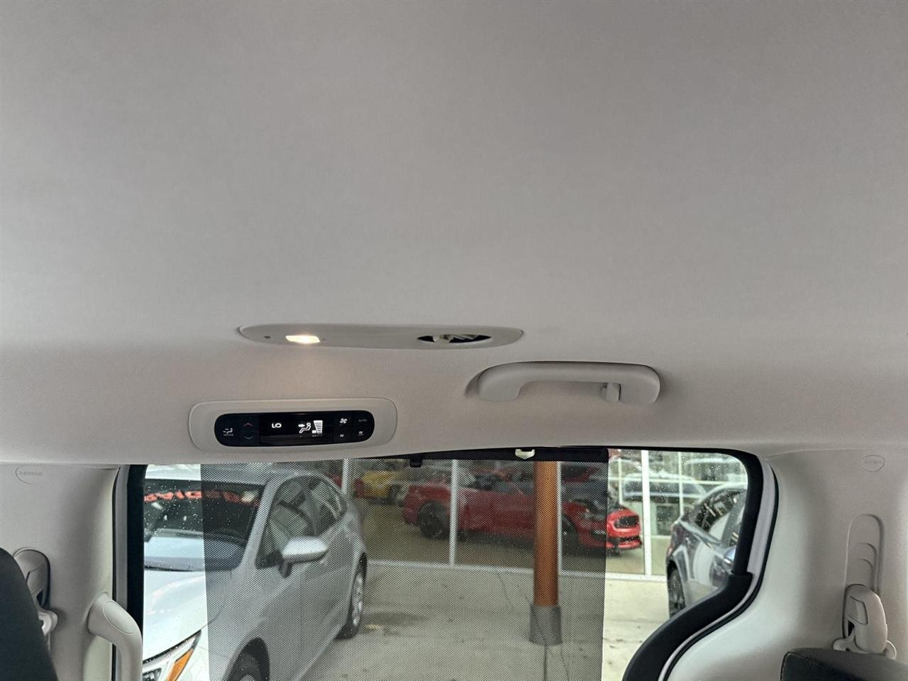 Chrysler Pacifica Touring L 2023