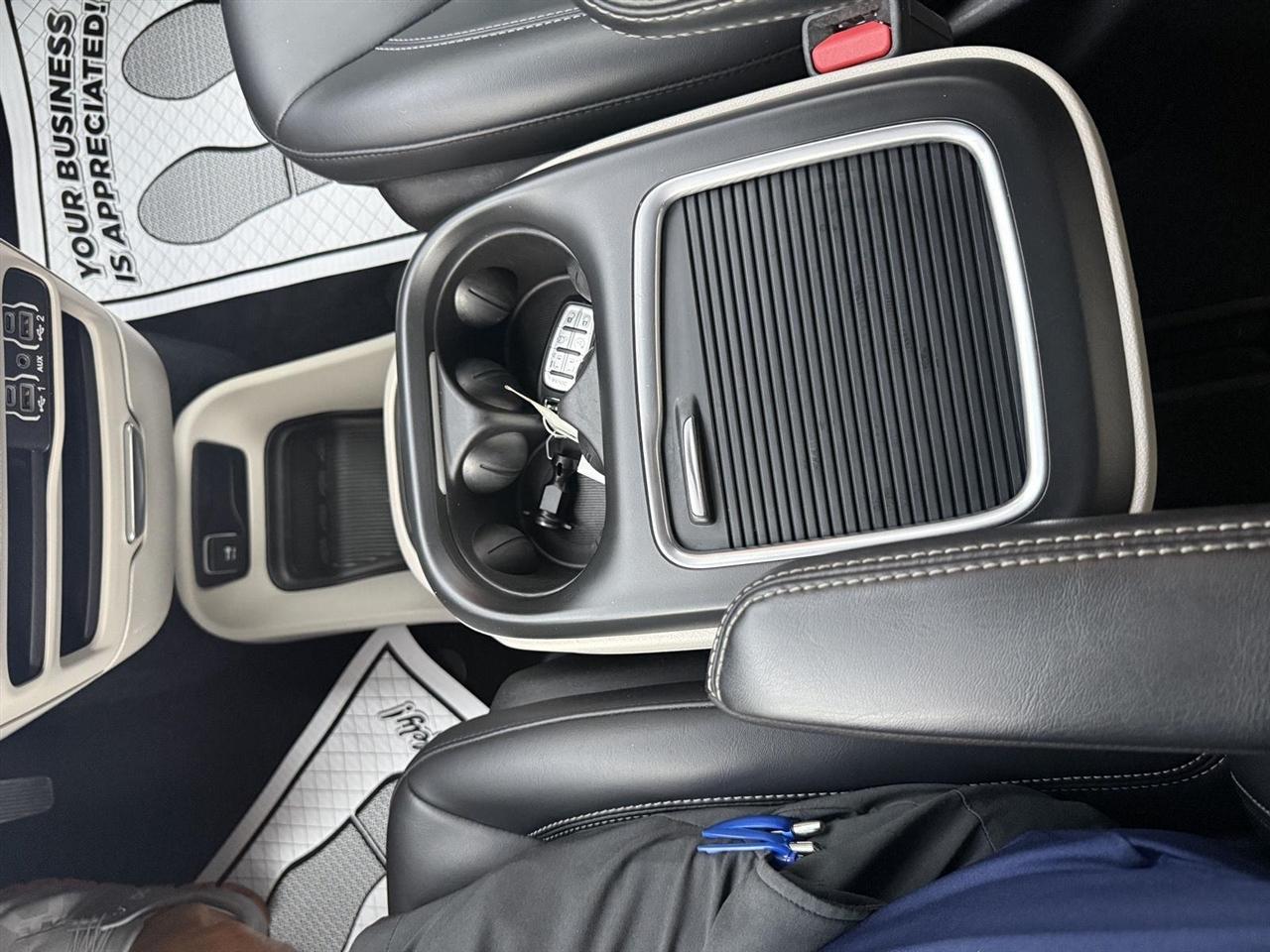 Chrysler Pacifica Touring L 2023