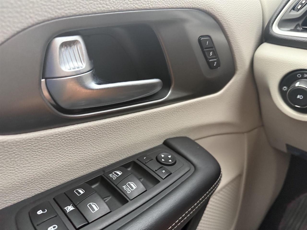 Chrysler Pacifica Touring L 2023