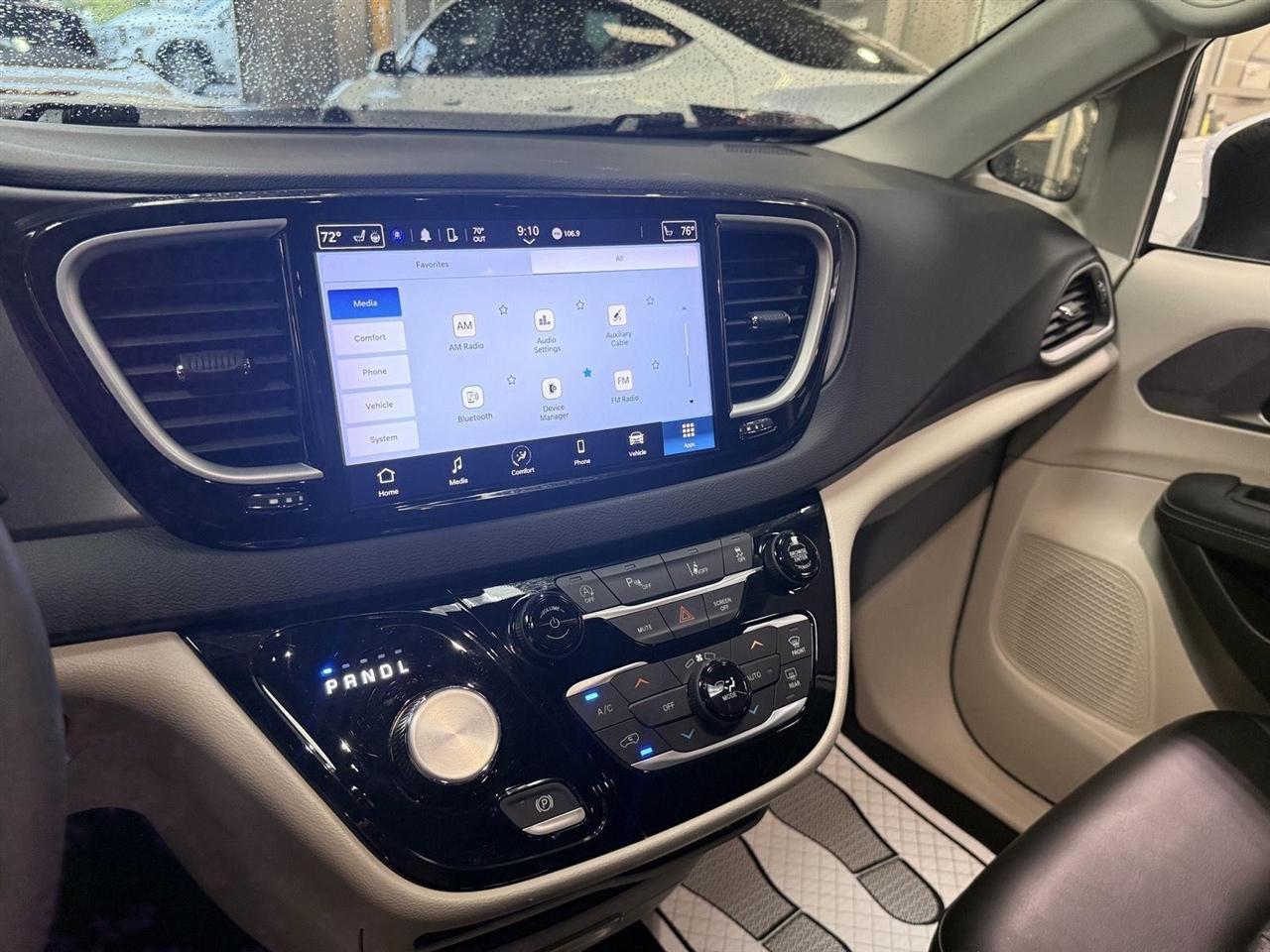 Chrysler Pacifica Touring L 2023