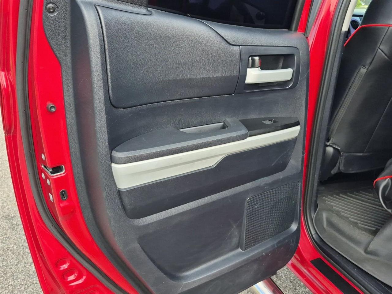 Toyota Tundra SR5 5.7L V8 Double Cab 4WD 2014