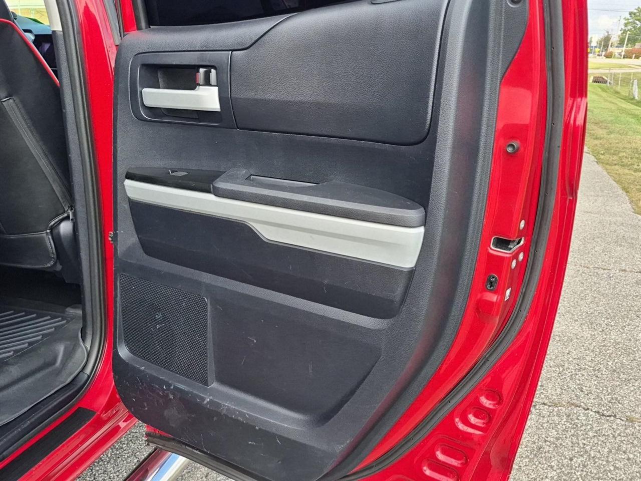Toyota Tundra SR5 5.7L V8 Double Cab 4WD 2014